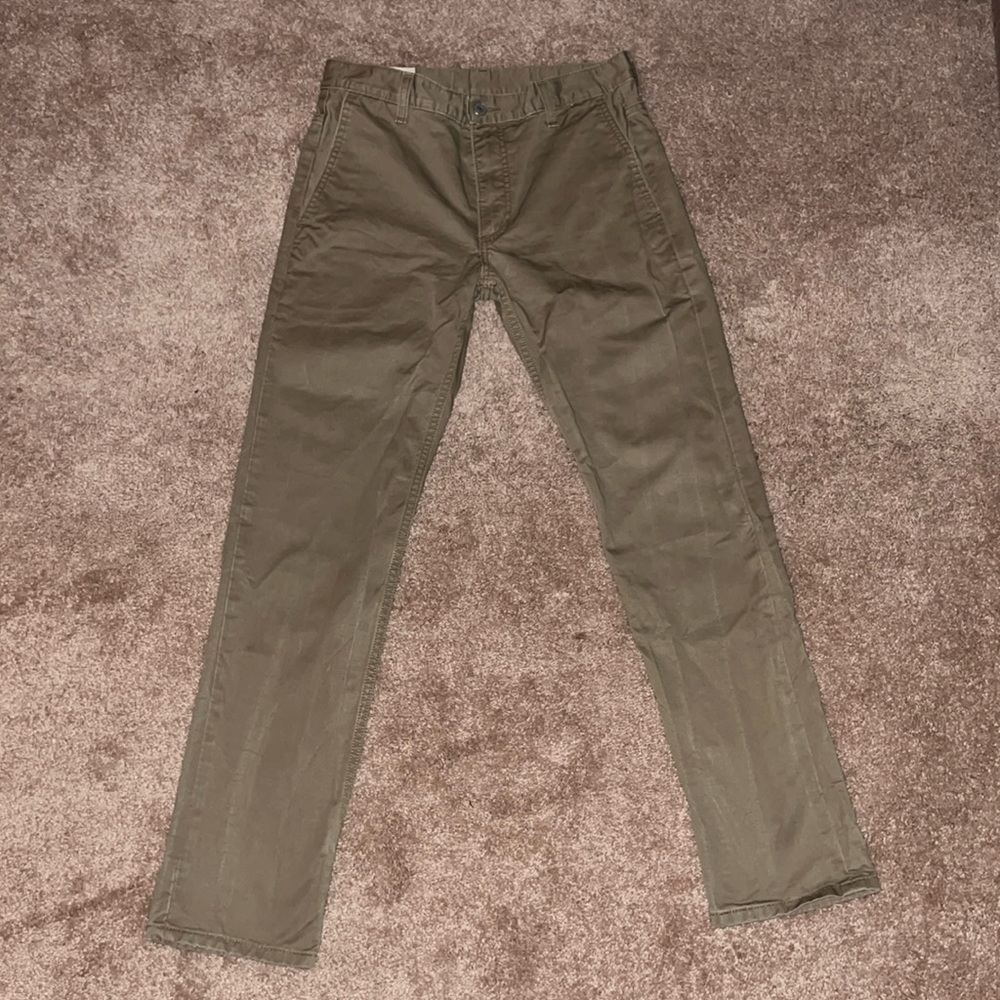 Levi’s 31 x 32 Slim Pants